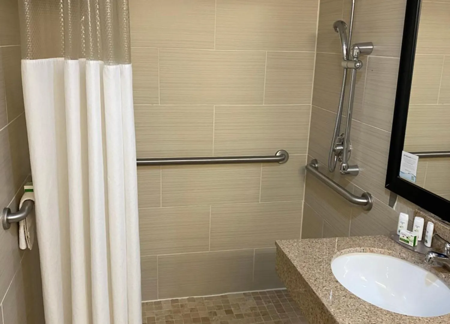Ramada By Wyndham Rochelle Park Near Paramus 3*,
