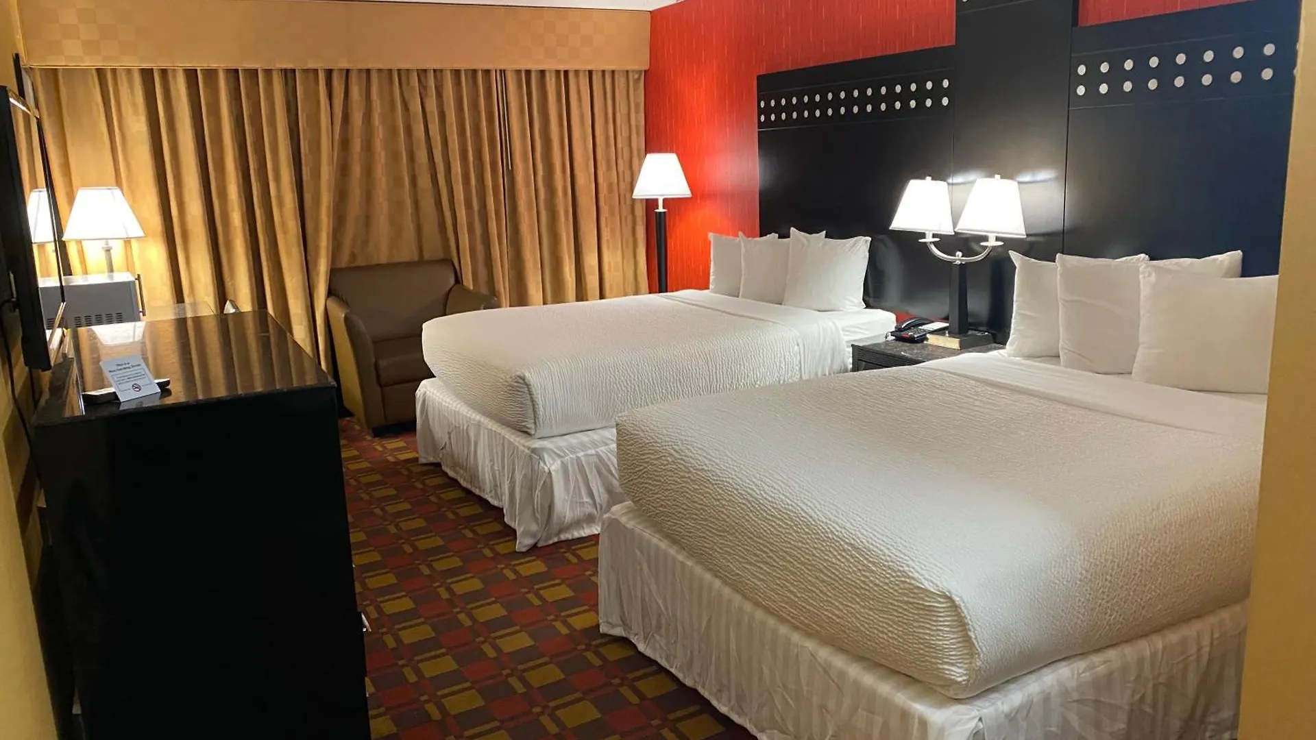 Ramada By Wyndham Rochelle Park Near Paramus