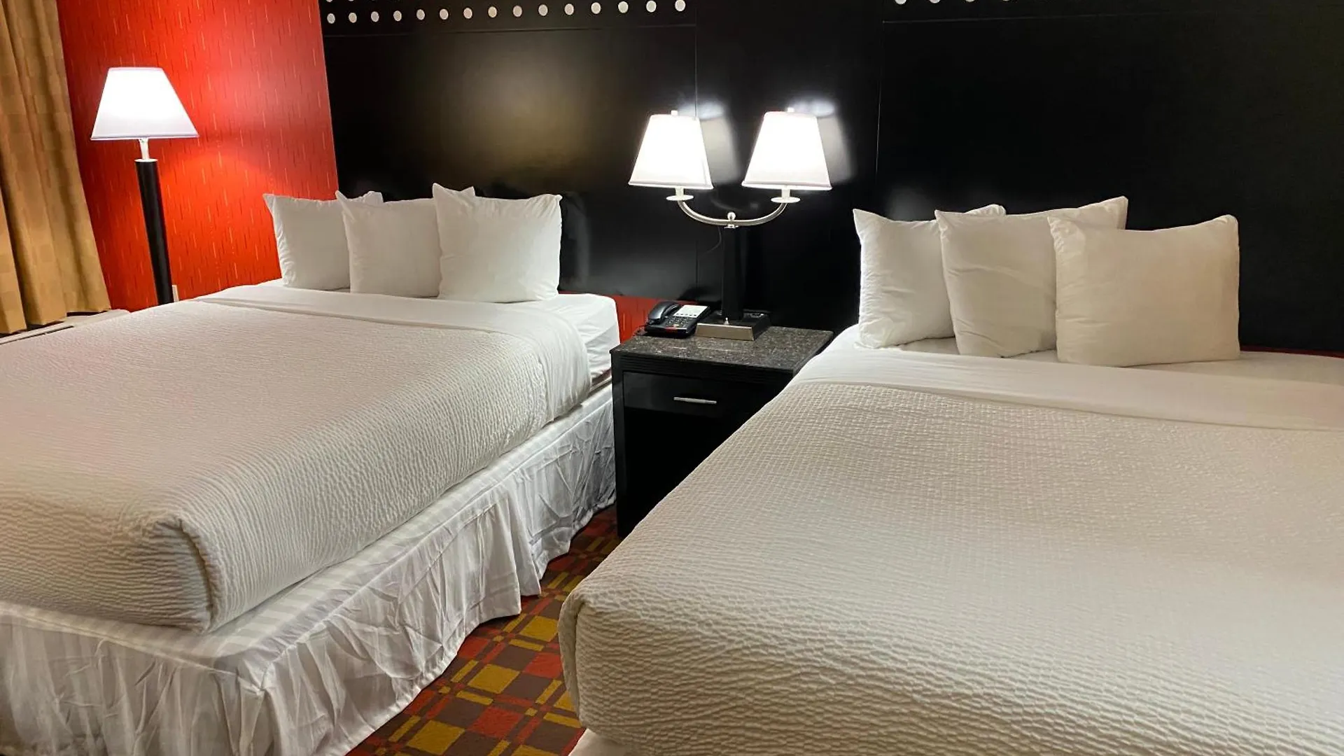 Hotel Ramada By Wyndham Rochelle Park Near Paramus