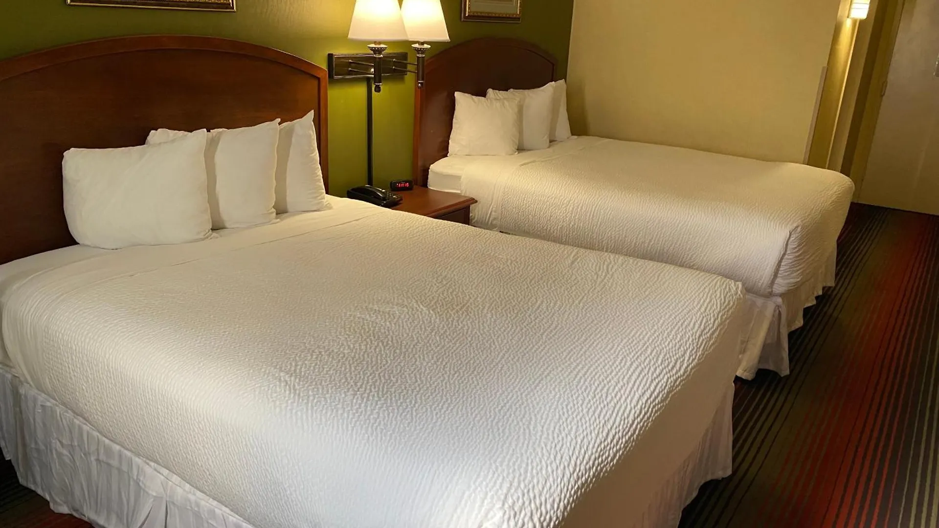 Ramada By Wyndham Rochelle Park Near Paramus United States