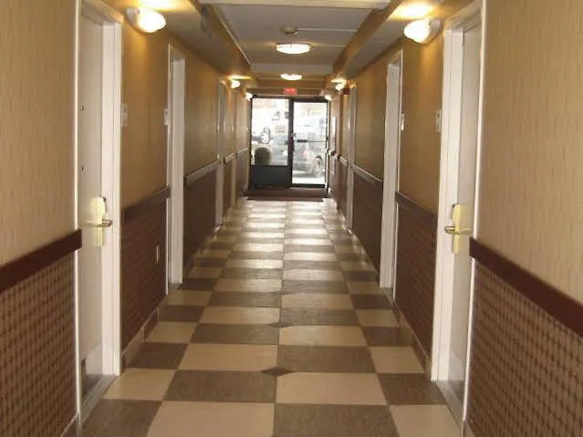 Ramada By Wyndham Rochelle Park Near Paramus